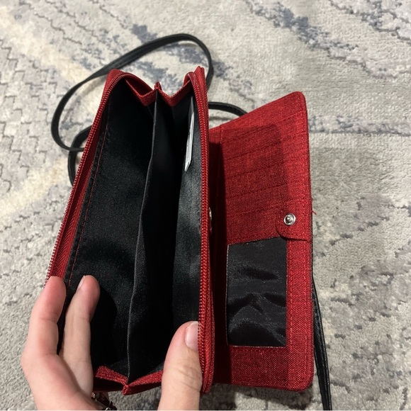 Disney Parks Mickey Mouse Wristlet Wallet Convertible Crossbody Bag 2020 - Picture 8 of 9